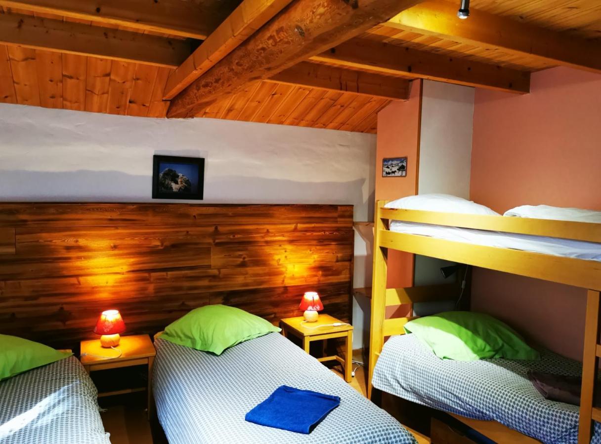 Gite D'Etape Auberge De L'Ardoisiere Jausiers Bagian luar foto
